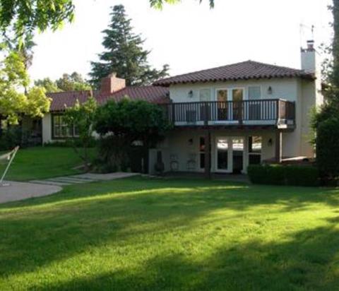 8688 Chickadee Ln, Clovis, CA 93619 photo 1