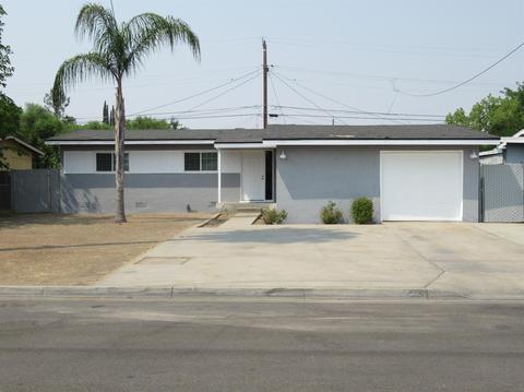 135 Dennis Dr, Clovis, CA 93612 photo 1