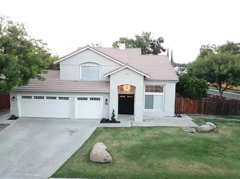 586 Huntington Ct, Lemoore, CA 93245 photo 1