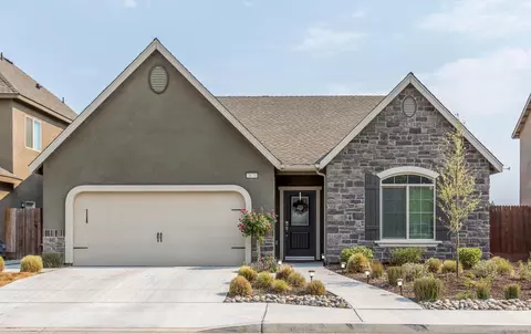 3870 Alamos Ave, Clovis, CA 93619 photo 1