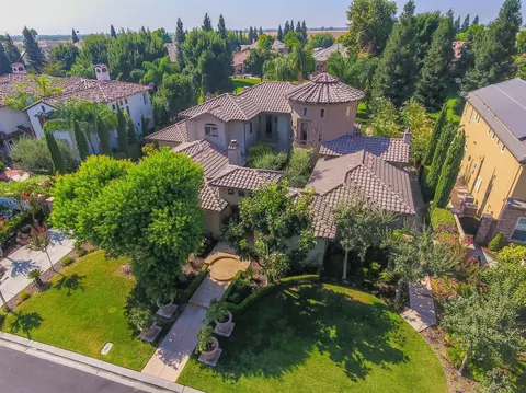 3445 E Via Montiano Ave, Clovis, CA 93619 photo 1