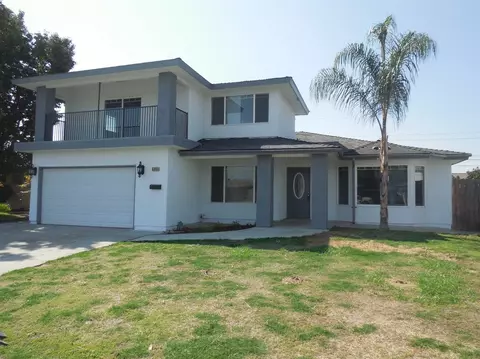 568 W San Jose Ave, Clovis, CA 93612 photo 1
