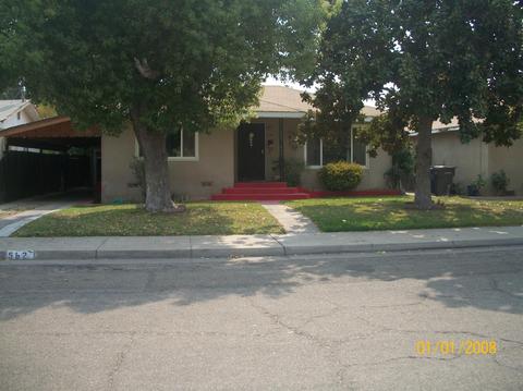562 S 2nd St, Kerman, CA 93630 photo 1