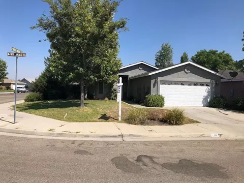 2017 Williams Ave, Clovis, CA 93611 photo 1