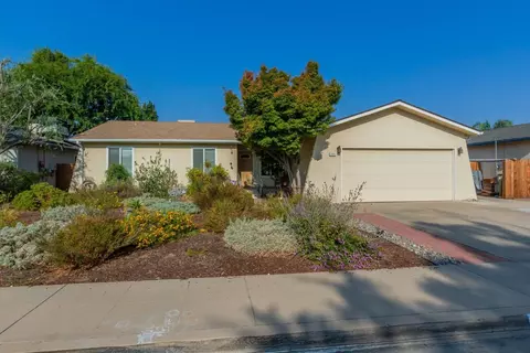 2248 Ezie Ave, Clovis, CA 93611 photo 1