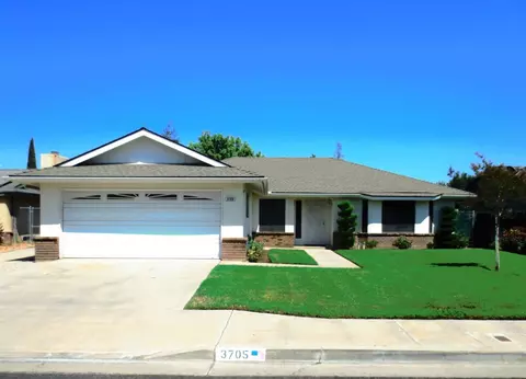 3705 Phillip Ave, Clovis, CA 93612 photo 1