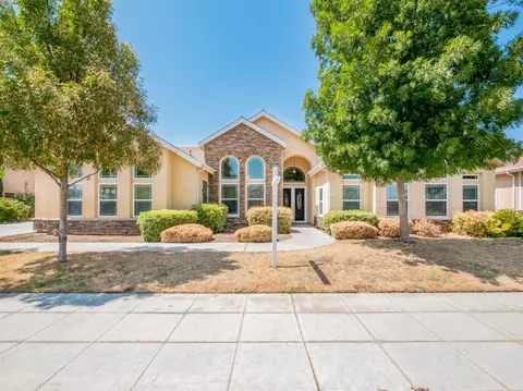 154 N Lind Ave, Clovis, CA 93612 photo 1