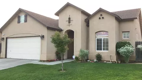 1108 S Berry Dr, Madera, CA 93637 photo 1