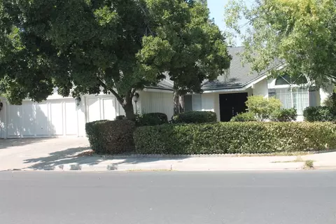 553 W Chennault Ave NE, Clovis, CA 93611 photo 1