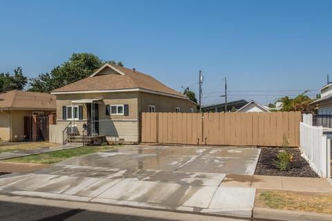 320 Osmun Ave, Clovis, CA 93612 photo 1