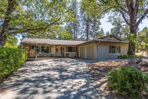 39681 Pine Ridge Rd, Oakhurst, CA 93644 photo 1