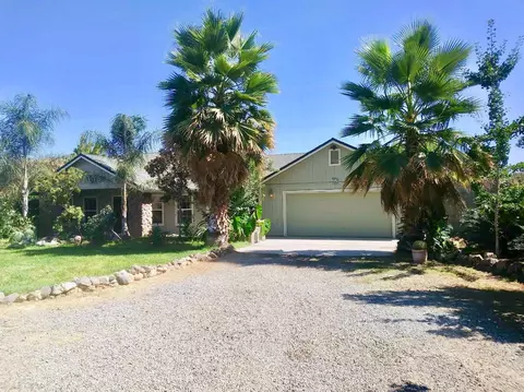 33439 Bronco Ln, Squaw Valley, CA 93675 photo 1