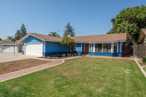 130 N Manila Ave, Clovis, CA 93612 photo 1