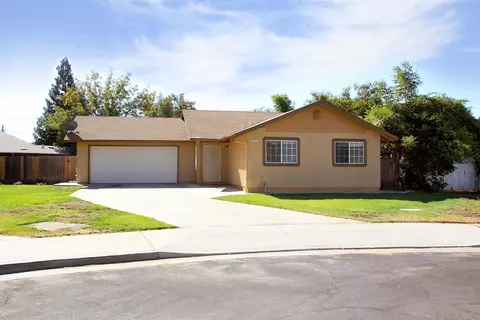 445 Cherry Ln, Clovis, CA 93612 photo 1