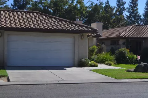 109 Prince Ln, Madera, CA 93637 photo 1