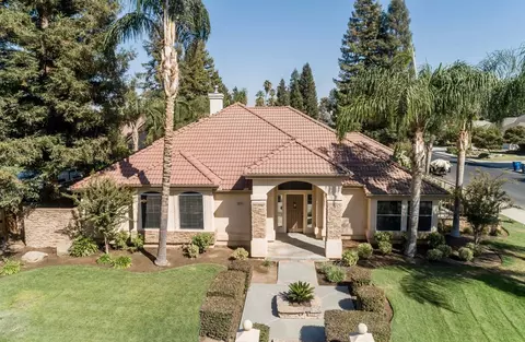 2977 Holly Ave, Clovis, CA 93611 photo 1