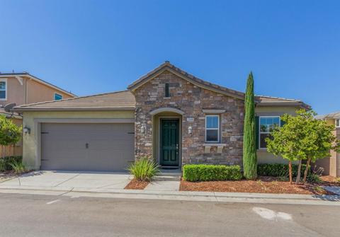 1544 N Vanguard Way, Clovis, CA 93619 photo 1
