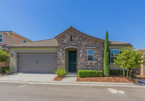 1544 N Vanguard Way, Clovis, CA 93619 photo 1