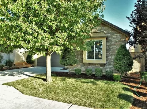 3986 Richmond Ave, Clovis, CA 93619 photo 1