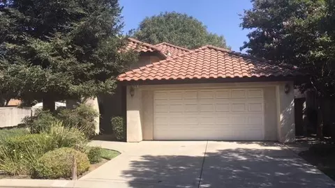 146 Countess Ln, Madera, CA 93637 photo 1