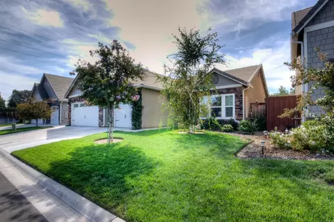 10949 Bernadine Ave, Clovis, CA 93619 photo 1
