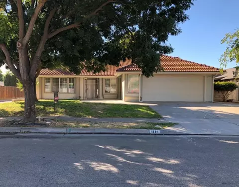 1828 University Ave, Madera, CA 93637 photo 1