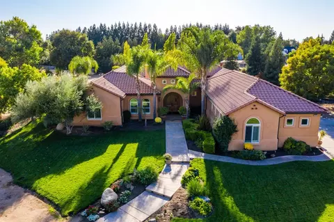 6895 N Academy Ave, Clovis, CA 93619 photo 1