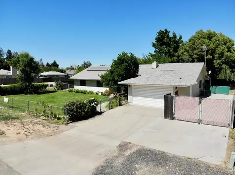 17346 Regal Dr, Madera, CA 93638 photo 1