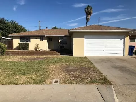 447 W Twain Ave, Clovis, CA 93612 photo 1