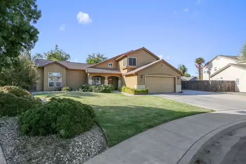 911 E Julia Way, Hanford, CA 93230 photo 1