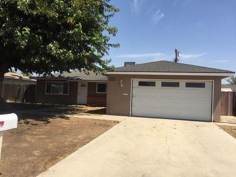 426 Alder Dr, Lemoore, CA 93245 photo 1