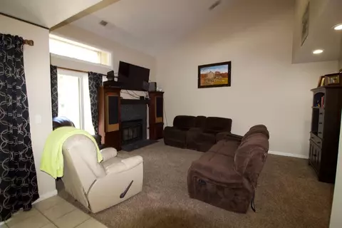 1237 S Noyes St, Visalia, CA 93277 photo 1