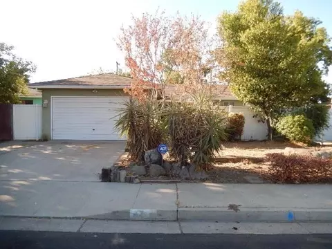 42 W Rall Ave, Clovis, CA 93612 photo 1