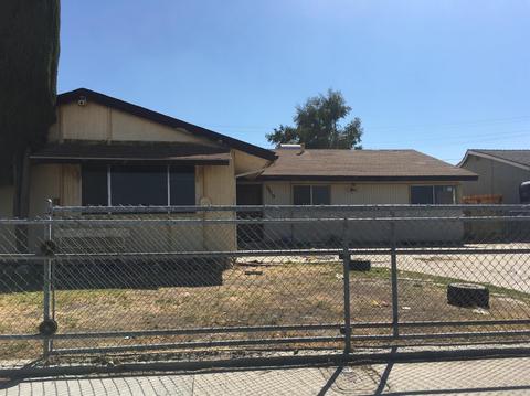 19619 Royal Ln, Lemoore, CA 93245 photo 1