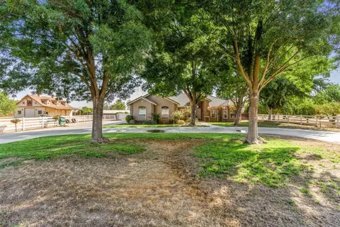 6576 N Highland Ave, Clovis, CA 93619 photo 1