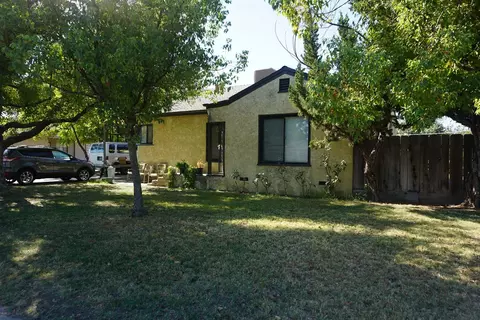 210 N Q St, Madera, CA 93637 photo 1