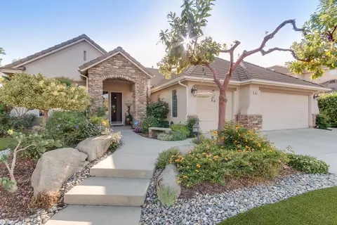 687 Carson Ave, Clovis, CA 93611 photo 1