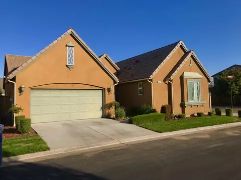 3885 Chessa Ln, Clovis, CA 93619 photo 1