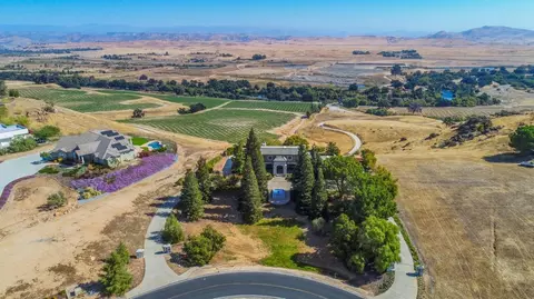 14215 Killarney Dr, Madera, CA 93636 photo 1