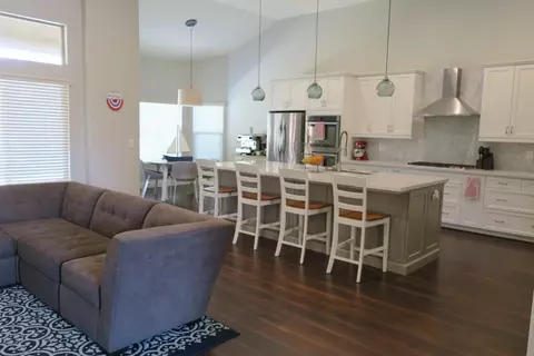 1947 N Halifax Ave, Clovis, CA 93619 photo 1