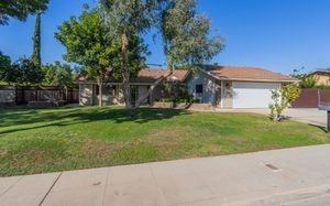 237 W Ellery Ave, Clovis, CA 93612 photo 1