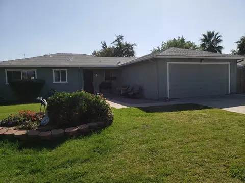 1694 Sussex Ave, Clovis, CA 93611 photo 1