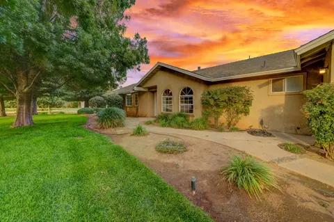 4704 N Kittyhawk Ave, Sanger, CA 93657 photo 1