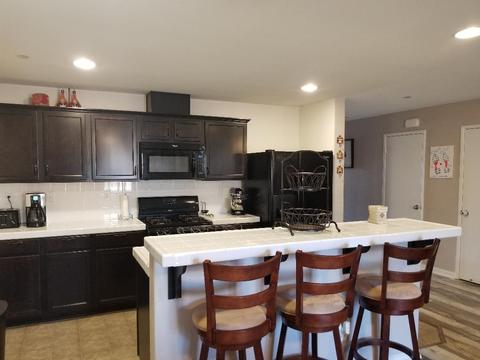 676 Pear St, Madera, CA 93638 photo 1
