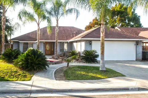 1460 Fir Ave, Clovis, CA 93611 photo 1
