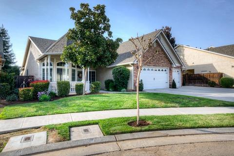 1926 N Oxford Ave, Clovis, CA 93619 photo 1