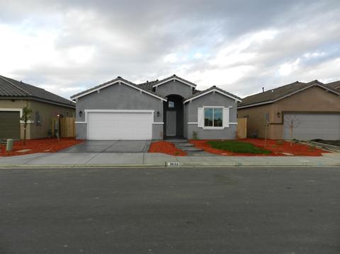 305 S Timberline Dr, Madera, CA 93637 photo 1
