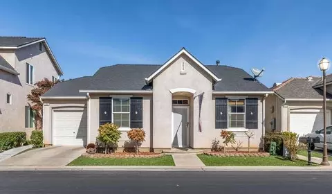 733 W Bordeaux Ln, Clovis, CA 93619 photo 1
