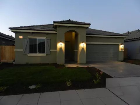 3087 Capistrano Dr, Madera, CA 93637 photo 1