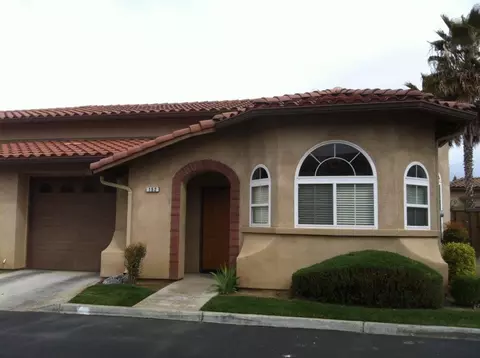 152 S Granada Dr, Madera, CA 93637 photo 1